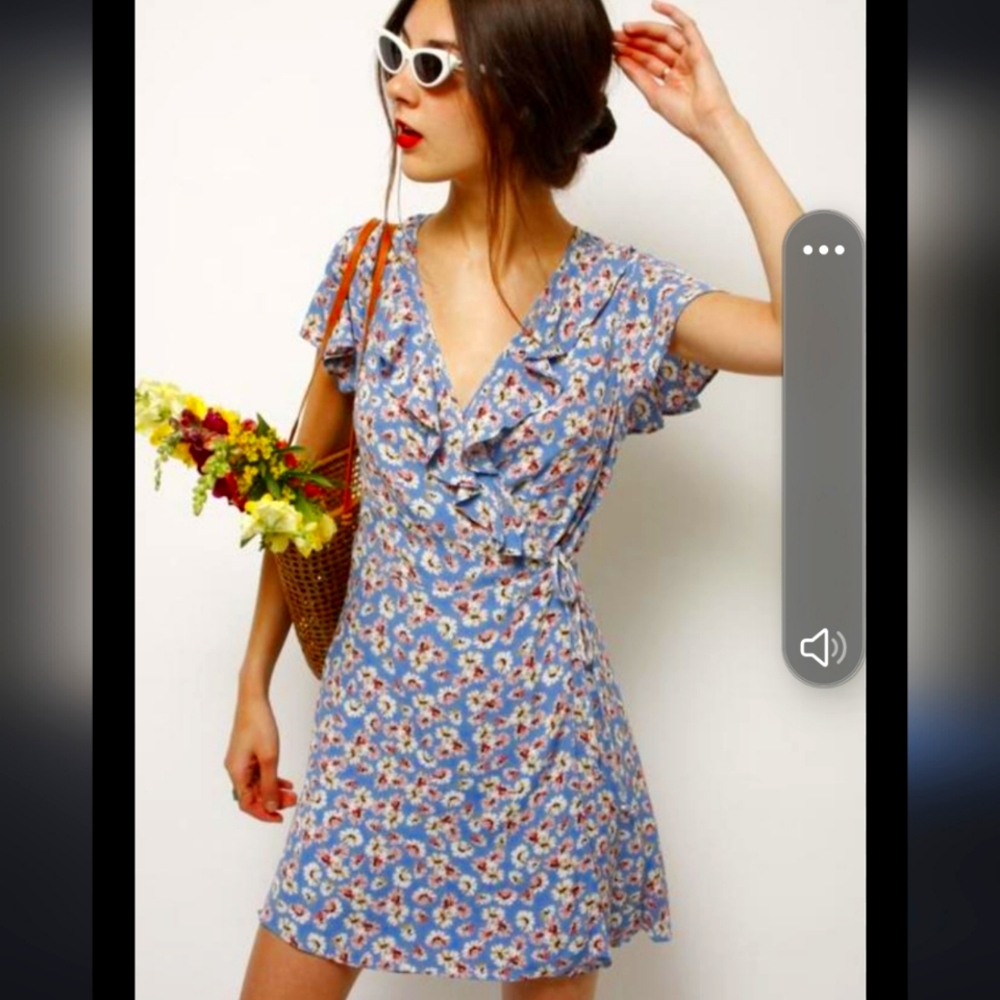 Olivaceous floral print wrap dress 👗